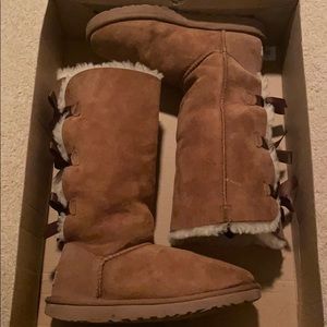 Bow tie Ugg boots (Bailey bow)